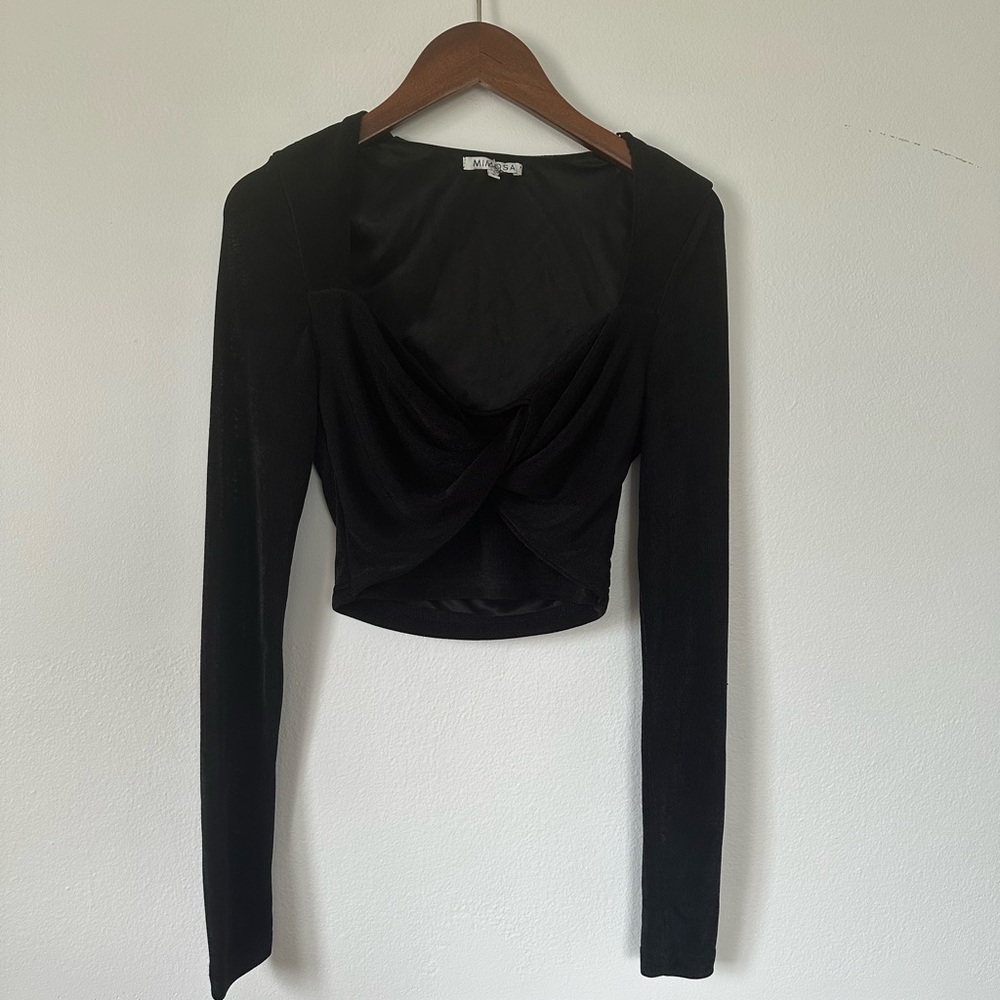 Black long sleeve crop top